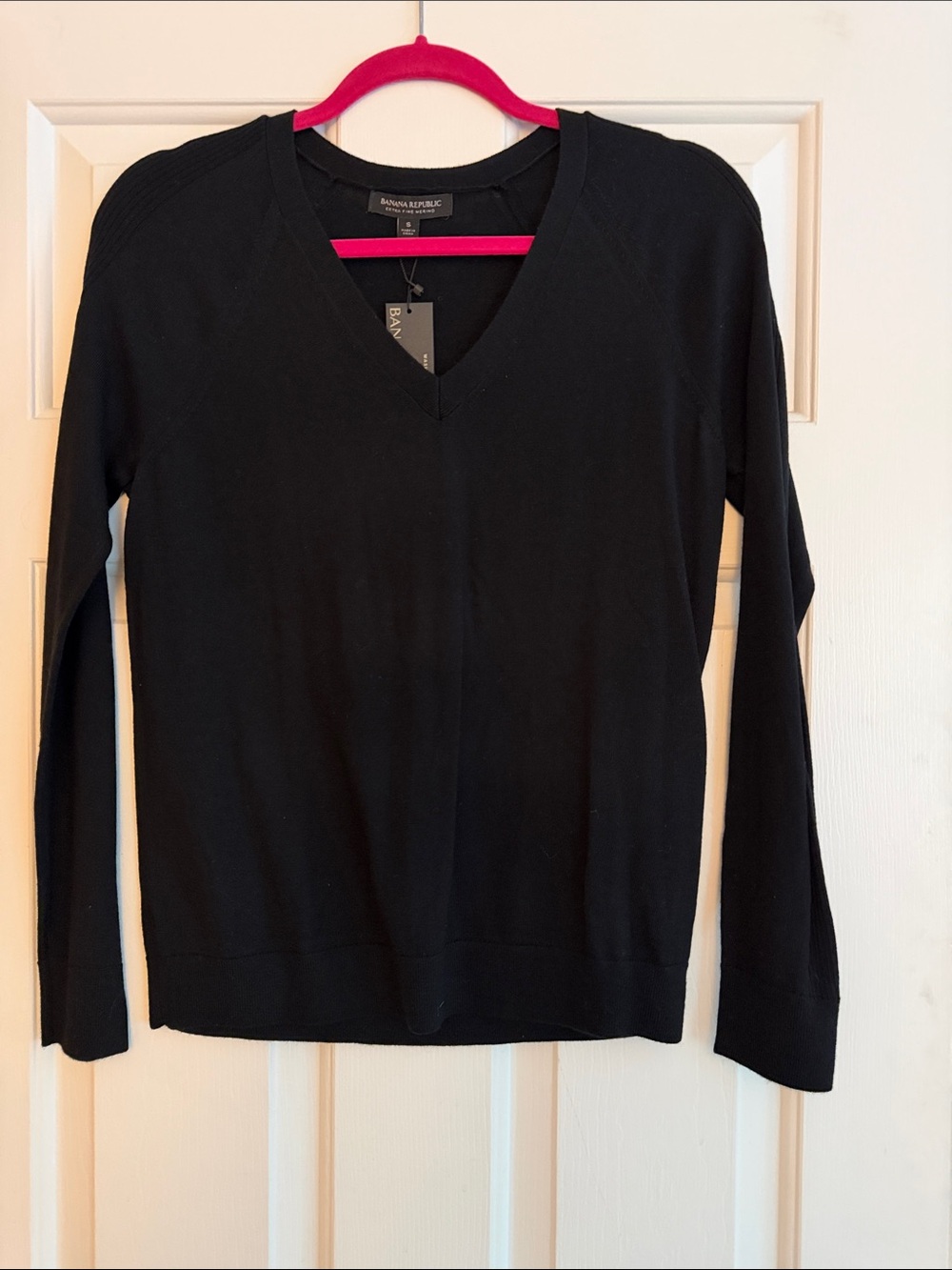 Banana Republic Black V-Neck Long Sleeve Sweater